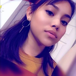 Meet your Posher, April